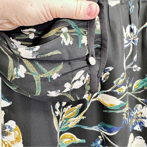 A Pea in The Pod Black Floral Popover Blouse Career Office Casual Size M NWT - Picture 5 of 8